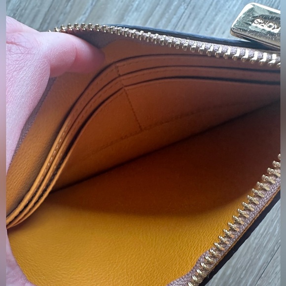 Michael Kors Handbag Purse, Wallet, and Wristlet Set, Leather, Beige - Picture 8 of 11